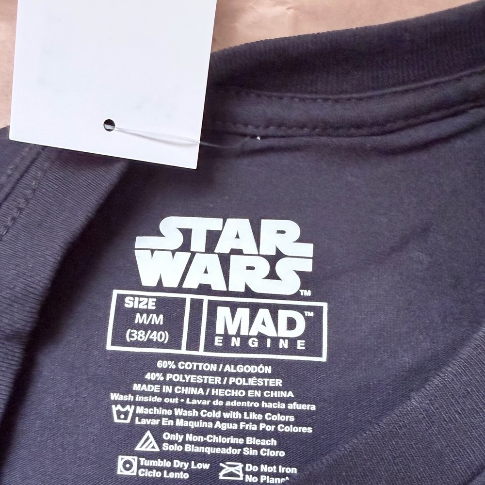 Size M Star Wars Tee - Picture 3 of 3